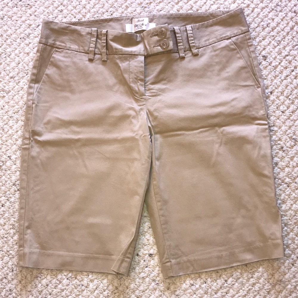 Old Navy low waist, stretch, size 10, tan shorts